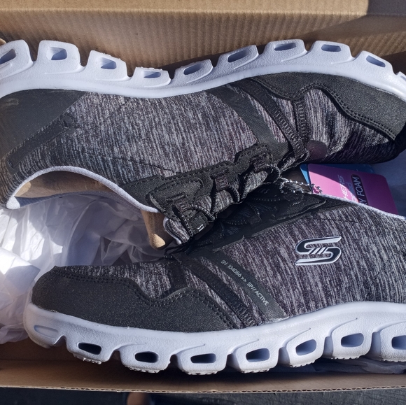 Skechers Shoes - Sketchers Glide Step with Memory Foam